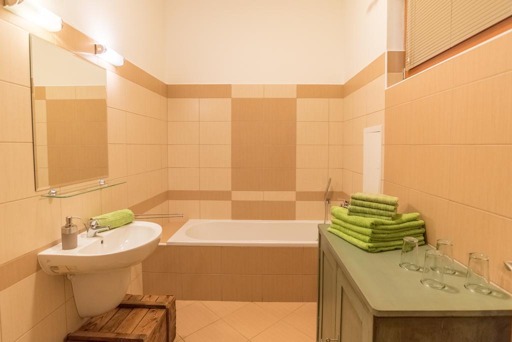 Apartment Sirius D In Center Of Cb. Ceske Budejovice Esterno foto